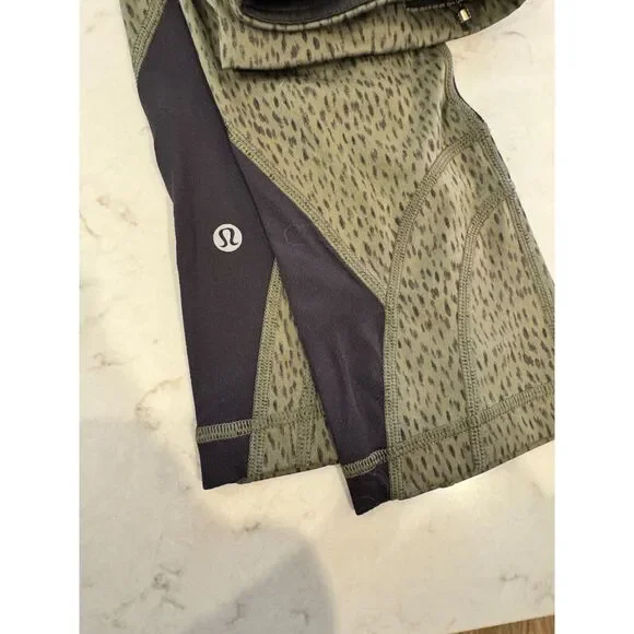 Lululemon Pace Rival Crop Leggings Sz 4 • Green Black Spotted ✨ - Picture 3 of 5